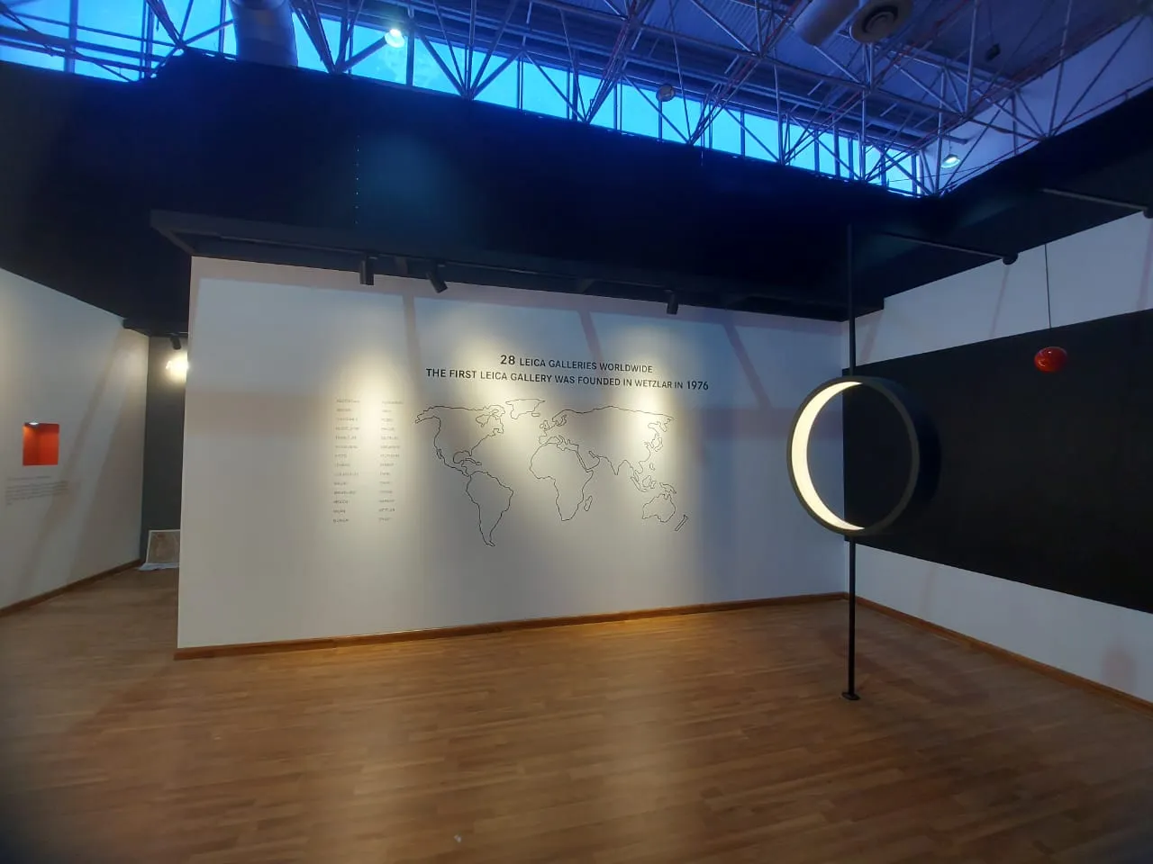 leica event photography stand